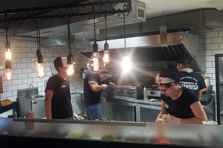 cozinha da hamburgueria da alfandega no rio de janeiro