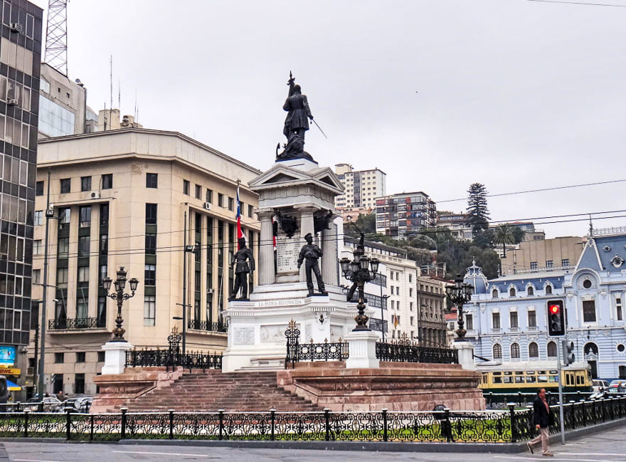 plaza sotomayor valparaiso 1 - Roteiro de 1 dia em Valparaíso - vem curtir!