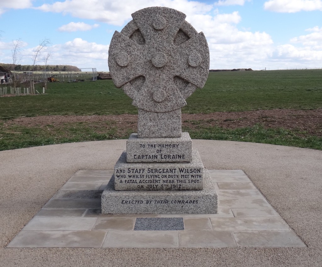 monumento soldados segunda guerra stonehenge 1024x848 - Stonehenge, lendas ao vento