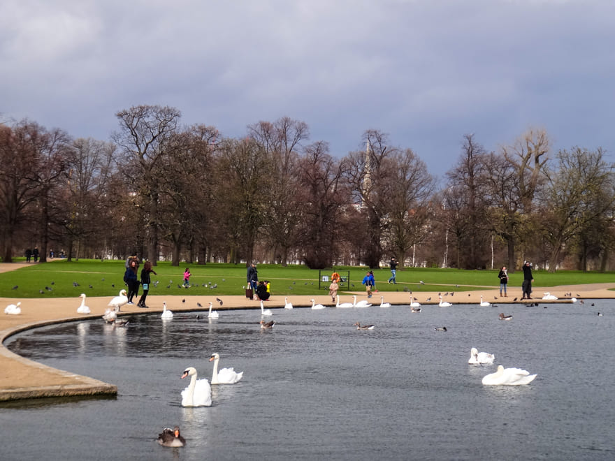 parque de londres lago kensigton garden - Os lindos parques de Londres: passeio com muito verde na Inglaterra