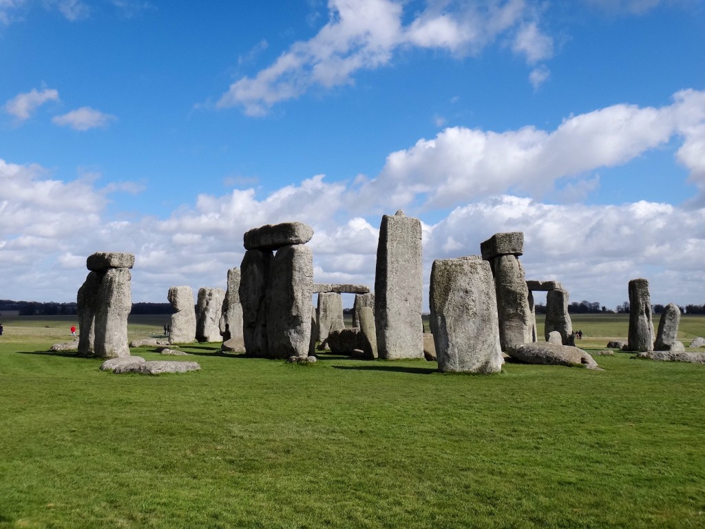 stonehenge england 1024x768 - Stonehenge, lendas ao vento