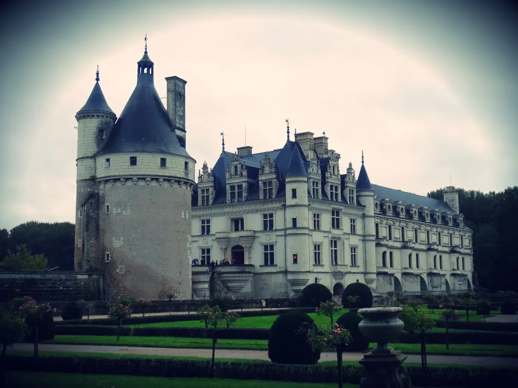 chenonceau castelo loire | lets fly away