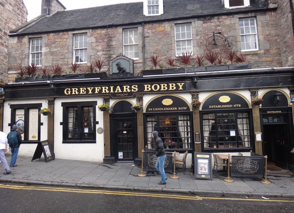 greyfriars bobby pub 1024x744 - Greyfriars Bobby, o cãozinho de Edimburgo