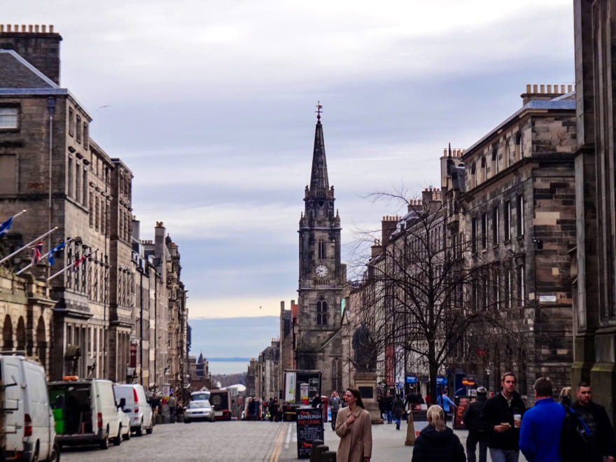 royal mile edimburgo - Pontos turísticos na Escócia: lugares imperdíveis para seu roteiro