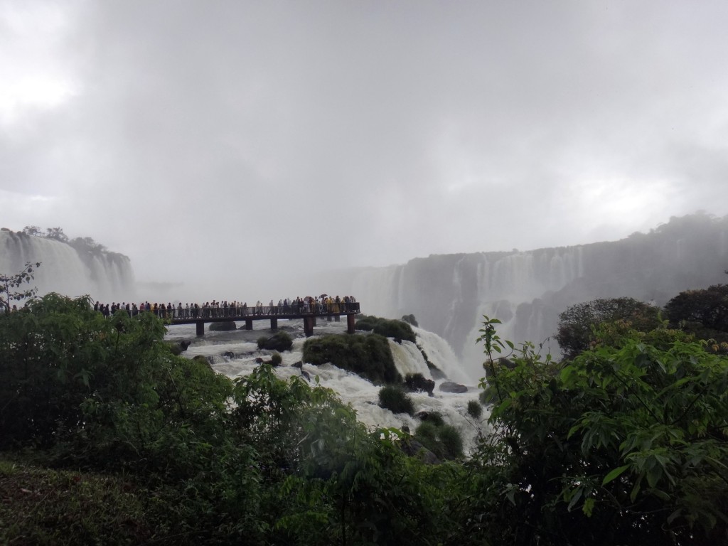cataratas igua%C3%A7u plataforma observa%C3%A7%C3%A3o 1024x768 - O Parque das Cataratas do Iguaçu: espetáculo do lado brasileiro