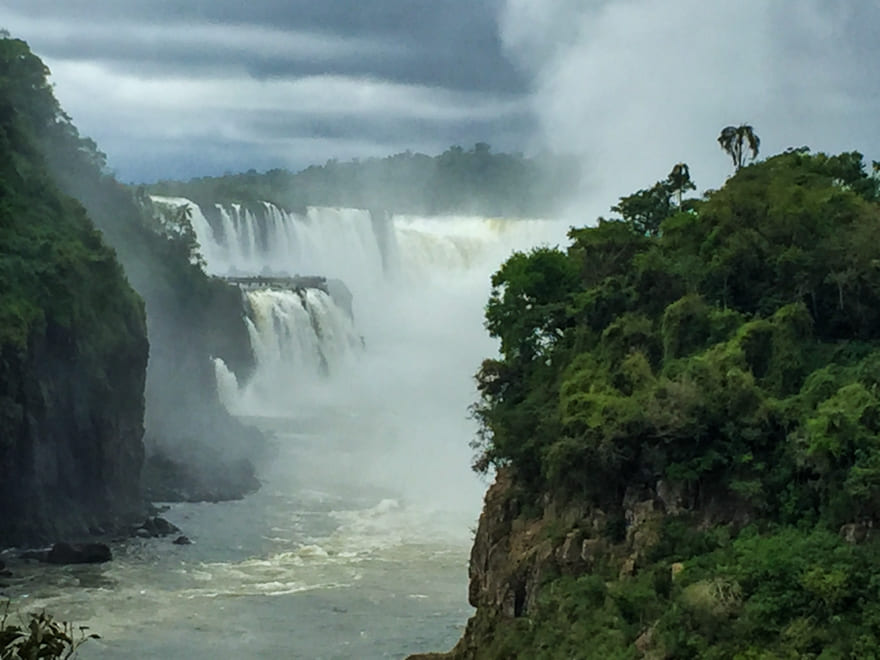 cachoeiras cataratas iguac%CC%A7u - Cataratas do Iguaçu lado argentino. Como é visitar?