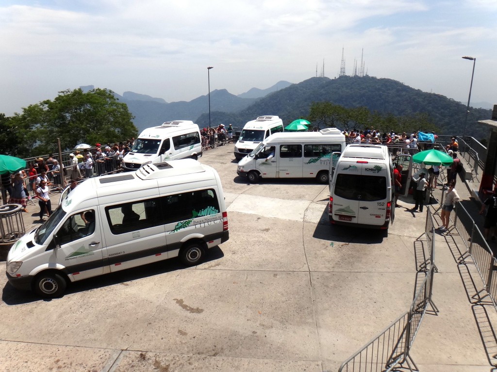 cristo redentor van 1024x768 - Como visitar Cristo Redentor Rio de Janeiro: turistando no Corcovado