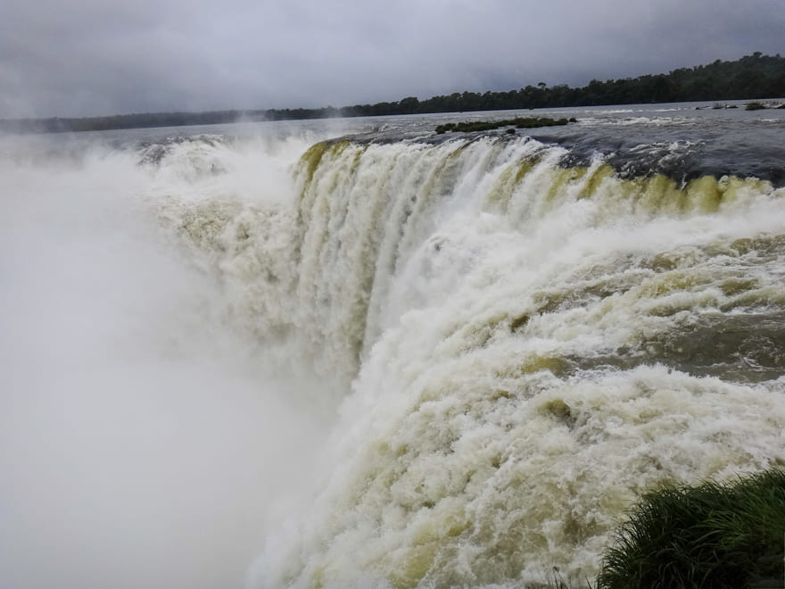 garganta do diabo cataratas iguac%CC%A7u - Cataratas do Iguaçu lado argentino. Como é visitar?