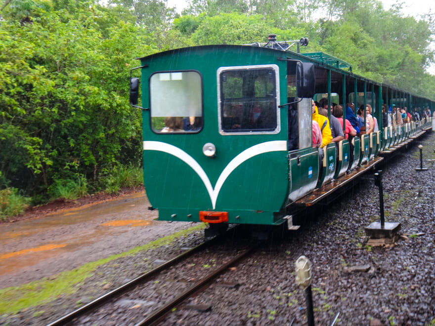 trem argentino parque iguazu - Cataratas do Iguaçu lado argentino. Como é visitar?