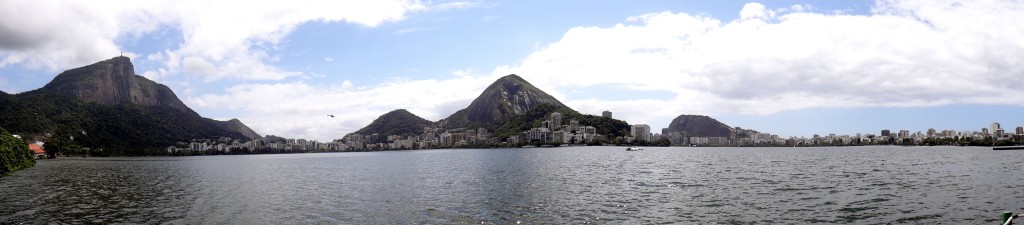 lagoa rodrigo freitas panoramica geral 1024x225 - Lagoa no Rio de Janeiro. Muito lazer, esporte e gastronomia.