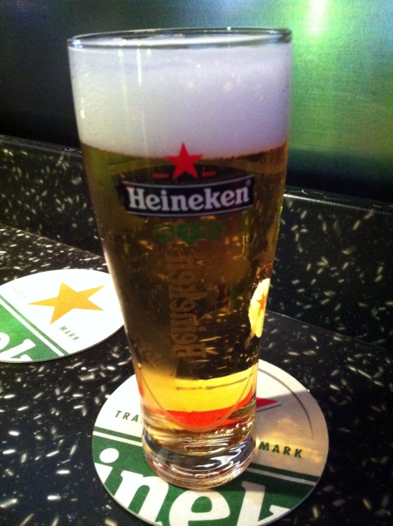 heineken experience chopp 765x1024 - Heineken Experience Amsterdam: como é? Tudo para você visitar!