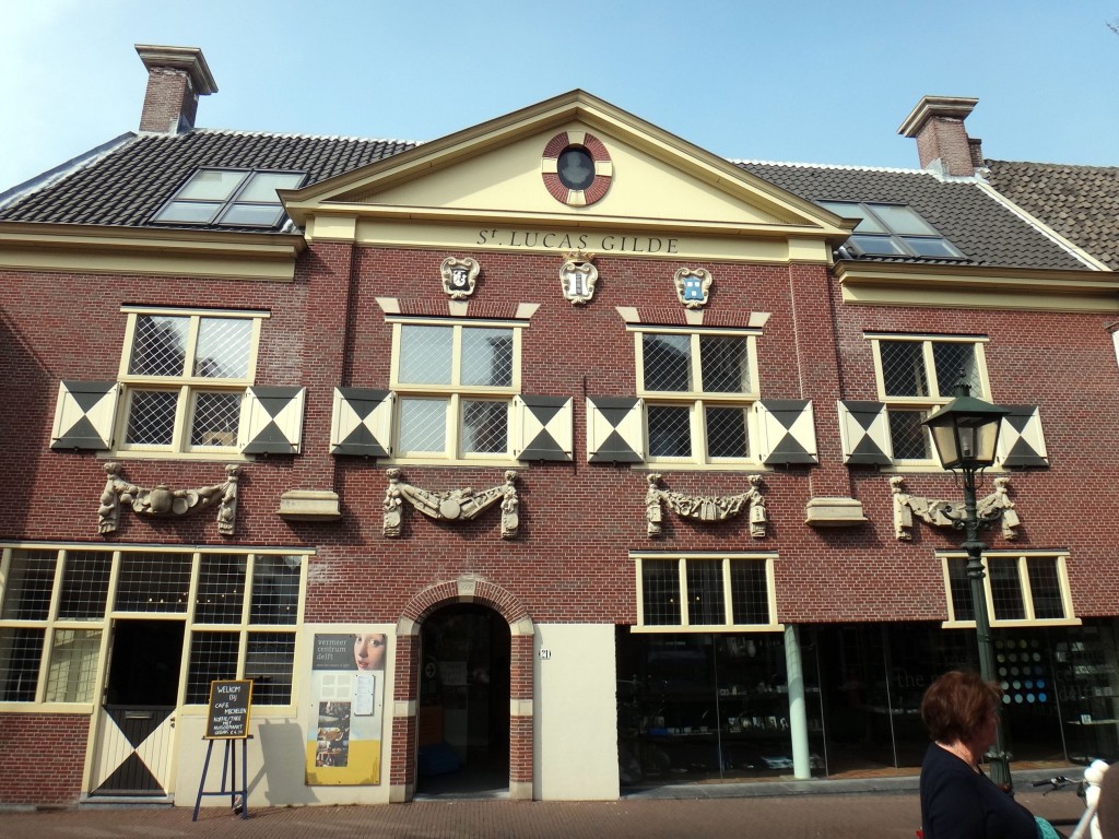 delft vermeer centrum fachada 1024x768 - A pequena e adorável Delft