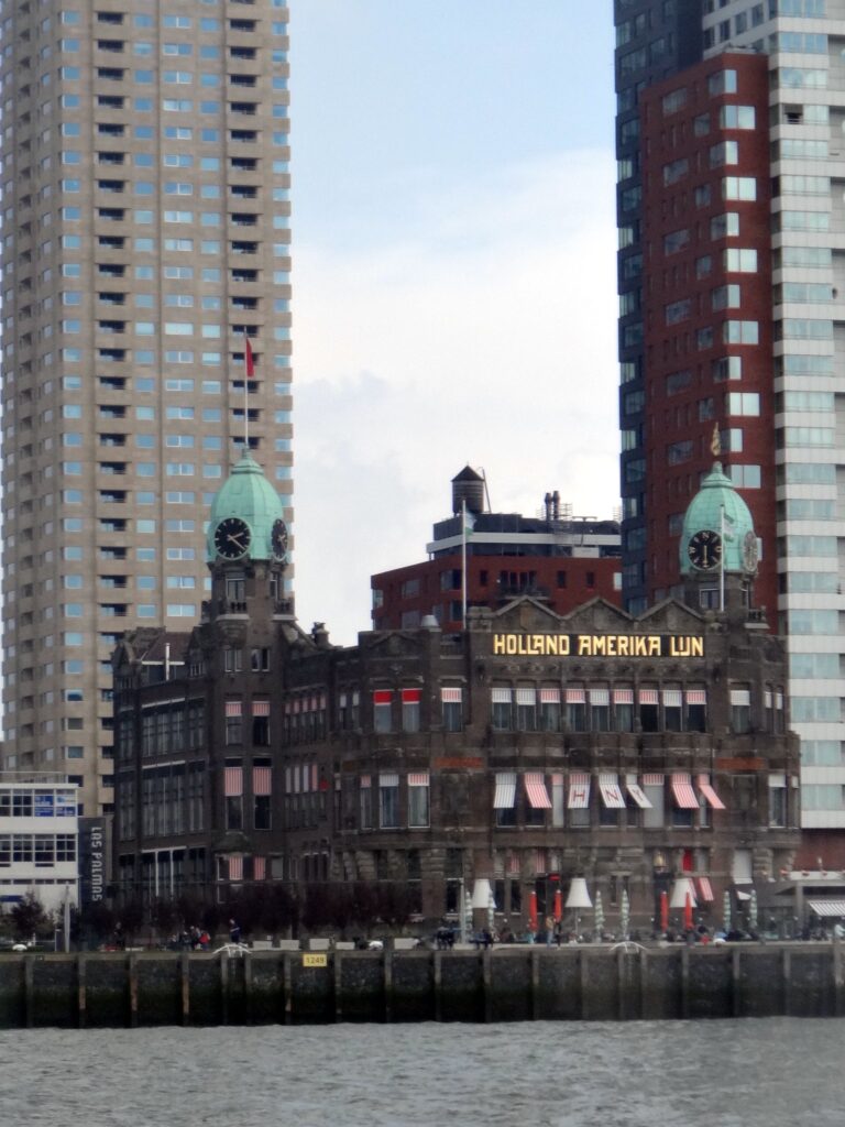 roterda hotel new york 768x1024 - O que fazer em Rotterdam - modernidade e cultura