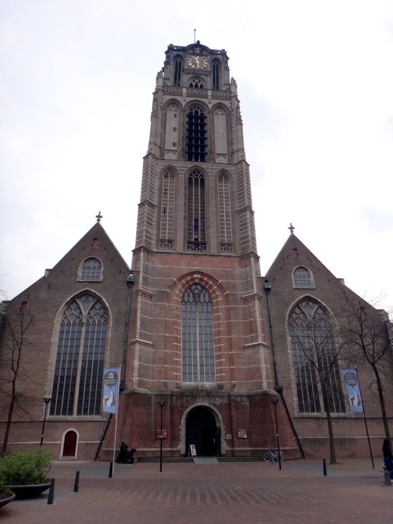 roterda igreja sao lourenco 768x1024 - O que fazer em Rotterdam - modernidade e cultura