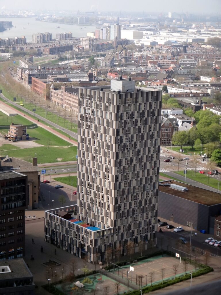 roterda predio moderno 768x1024 - O que fazer em Rotterdam - modernidade e cultura