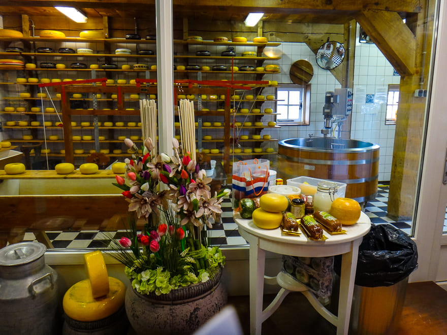 moinhos na holanda fabrica queijo - Moinhos na Holanda: conheça Zaanse Schans