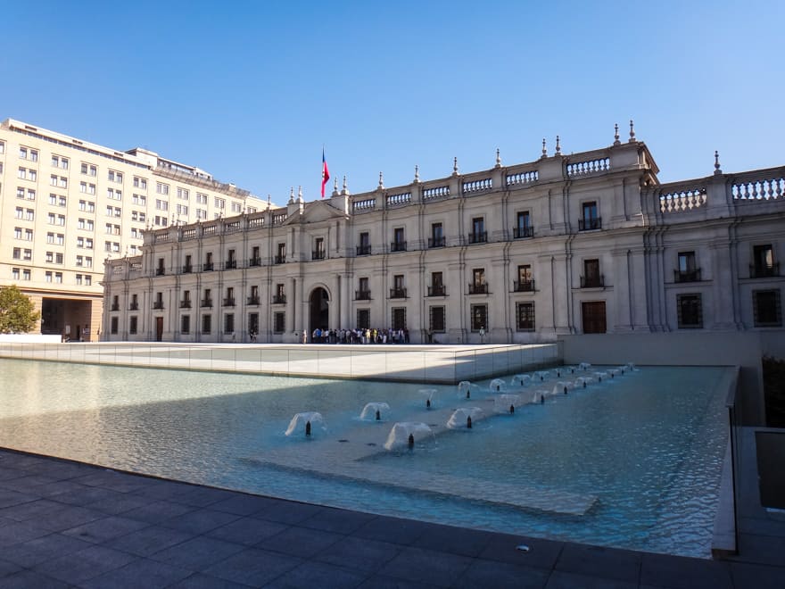 palacio la moneda fundos - Palácio de La Moneda em Santiago. Ponto turístico grátis