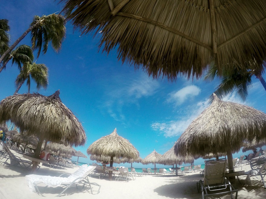 aruba cabana palha praia - Dicas de Aruba, a ilha feliz! Uma viagem para o Caribe sem furacão