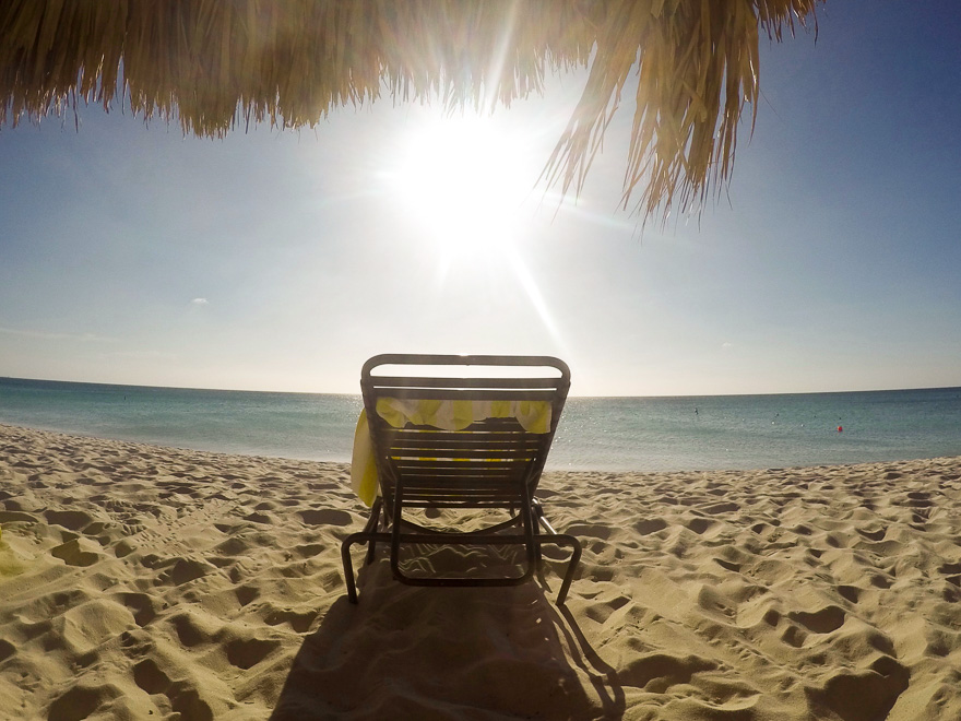 melhores praias aruba eagle beach cadeira - As 5 melhores praias de Aruba