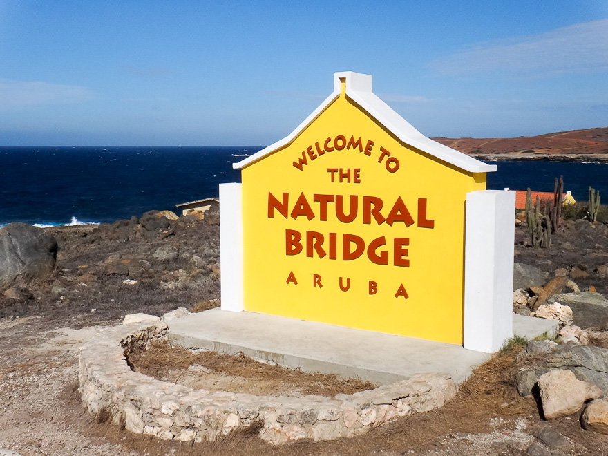 aruba natural bridge placa - O Lado B de Aruba - Parque Arikok Aruba e outras atrações