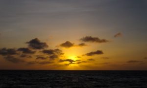 Pôr do sol em Aruba em passeio de barco lindíssimo