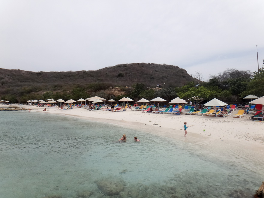 praias de curaçao portomari cadeiras mar - 7 praias de Curaçao para se apaixonar