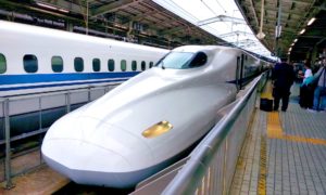 NEWS: trem japonês adianta 20 segundos com pedido de desculpas