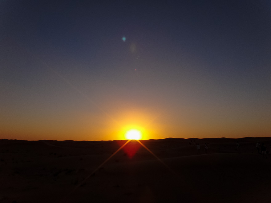 por do sol no deserto de dubai