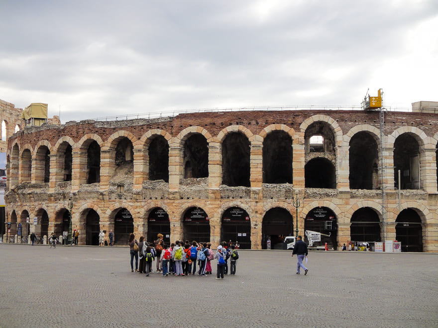 1 dia em verona anfiteatro - Roteiro de 1 dia em Verona para sonhar. O que fazer em Verona?[8on8]