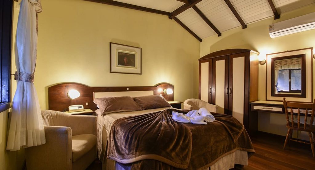 hotel pequeno bosque 1024x555 - Onde ficar em Gramado - dicas de hotéis em Gramado