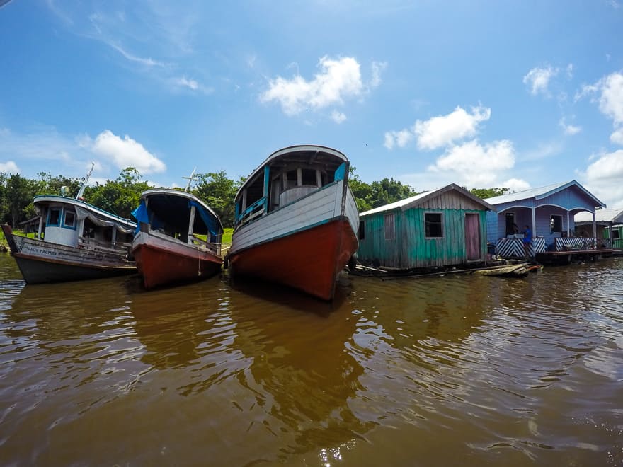 encontro das aguas barco casas flutuantes - Encontro das Águas Manaus: viva a natureza brasileira!