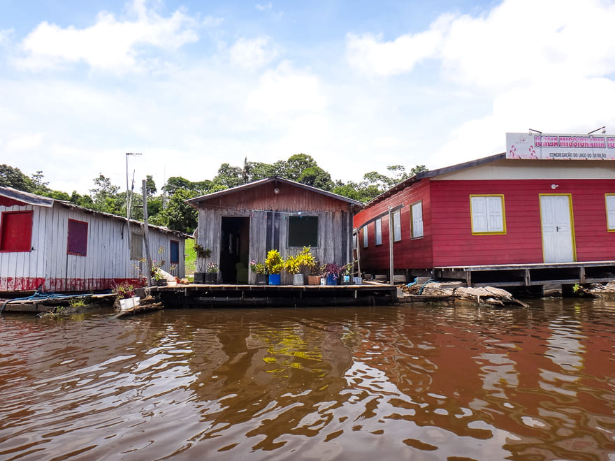 encontro das aguas manaus vila flutuante - Encontro das Águas Manaus: viva a natureza brasileira!