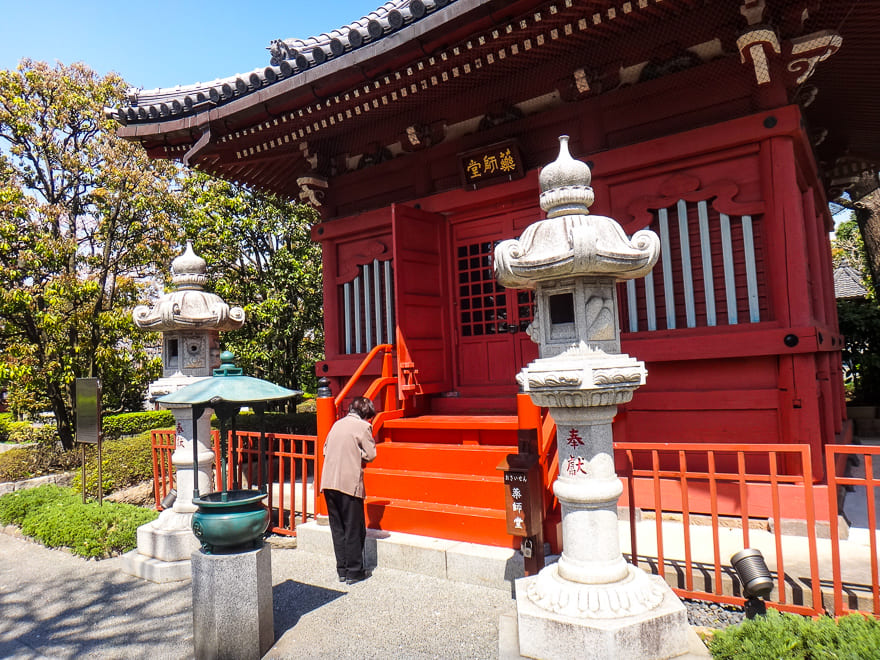senso ji prece - Templo Senso-ji em Asakusa- o mais antigo de Tóquio