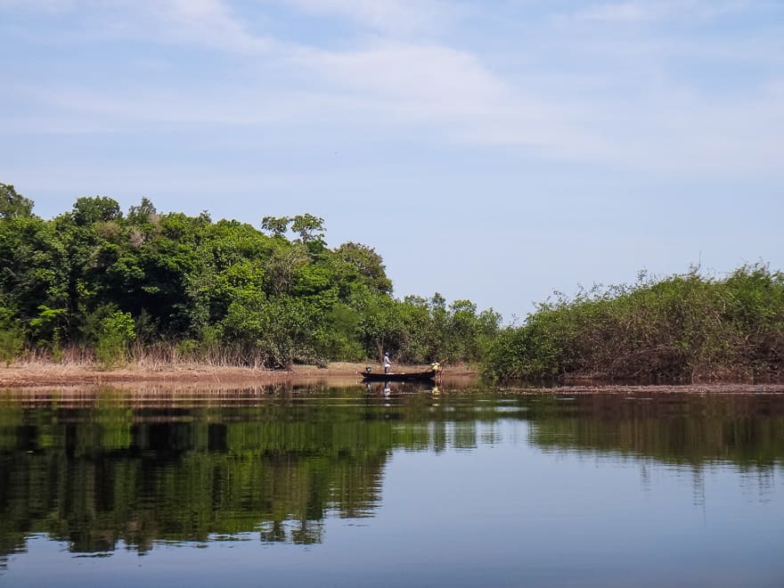 o que fazer na amazonia rio canoa pescador - Passeios em Manaus: os melhores para você curtir o Amazonas