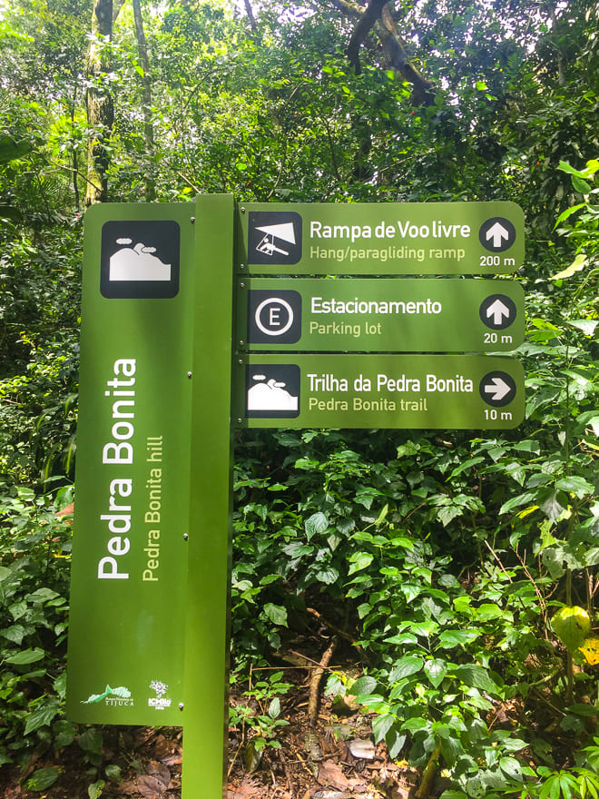 trilha pedra bonita rio de janeiro placa - Trilha da Pedra Bonita RJ: maravilha da natureza no Rio de Janeiro!