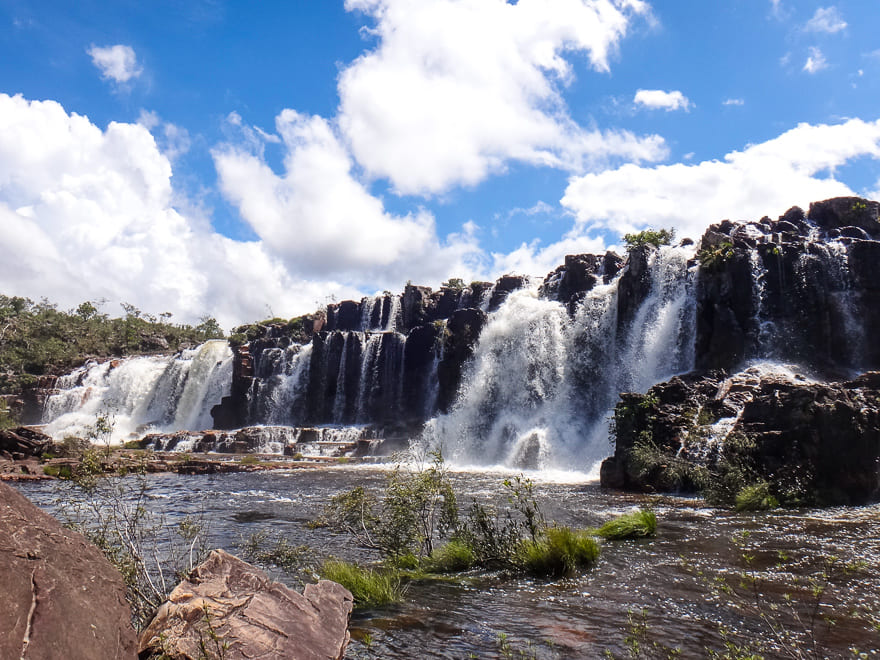cachoeiras da chapada dos veadeiros muralha - Cachoeiras da Chapada dos Veadeiros: 8 lindas e imperdíveis!