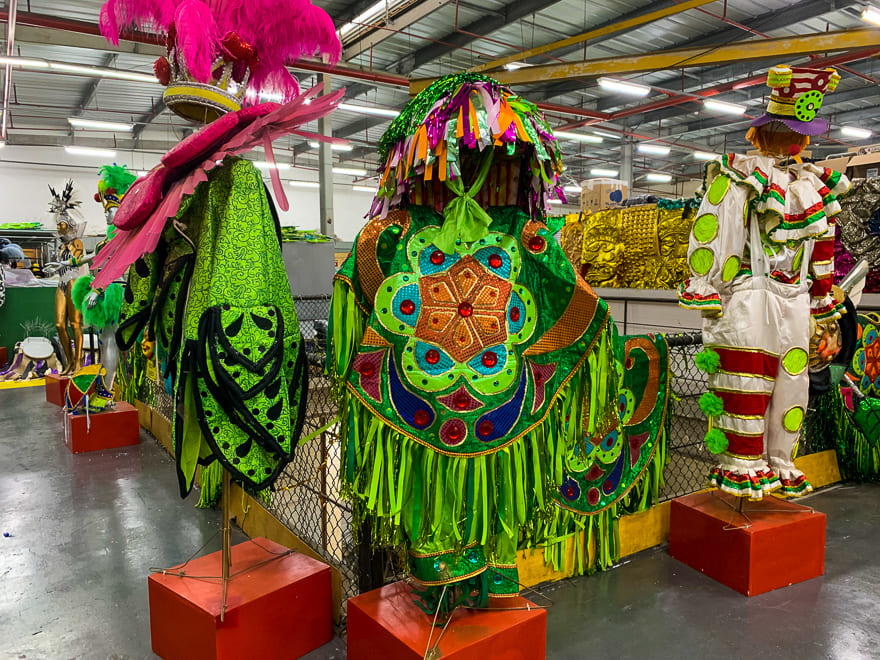 carnaval experience fantasias - Bastidores do Carnaval carioca: diversão no Carnaval Experience