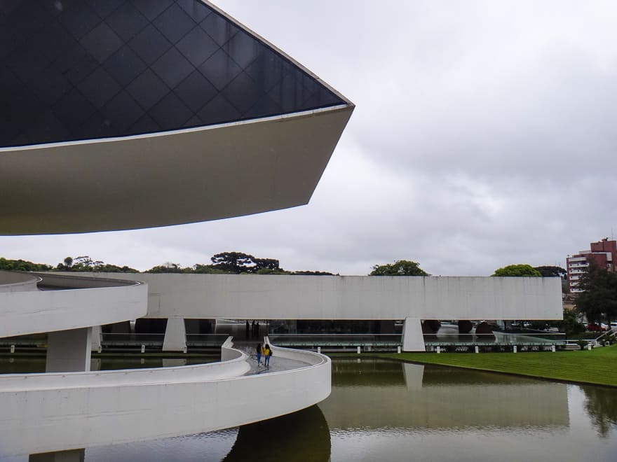 museu oscar niemeyer curitiba desing - Museu Oscar Niemeyer Curitiba - o imperdível MON