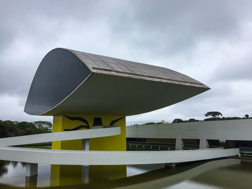 museu oscar niemeyer curitiba mon - Lugares para visitar em Curitiba sem sair de casa: livros e muito mais