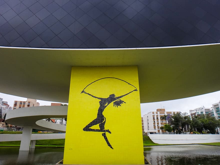 museu oscar niemeyer curitiba simbolo - Museu Oscar Niemeyer Curitiba - o imperdível MON