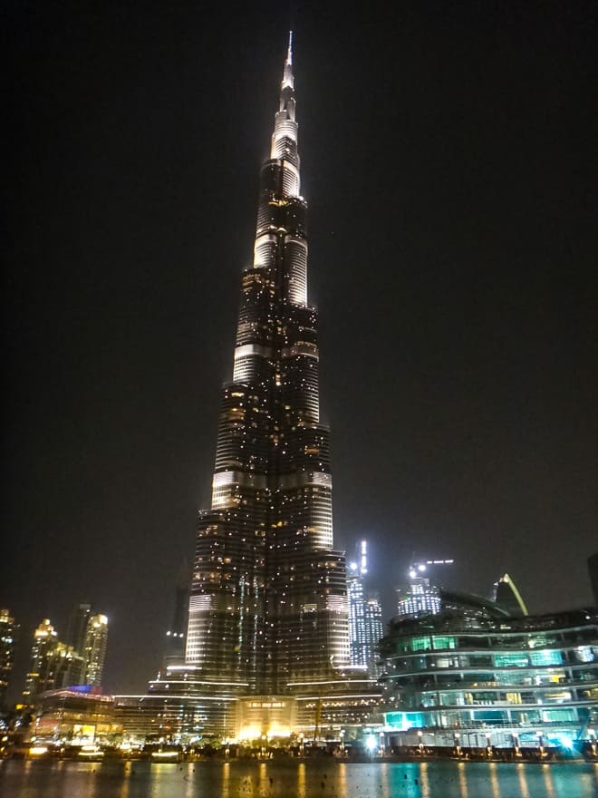 dubai burj khalifa iluminado noite - Dicas de Dubai: tudo para organizar a sua viagem você encontra aqui