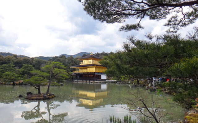 pavilhao dourado em kyoto japao