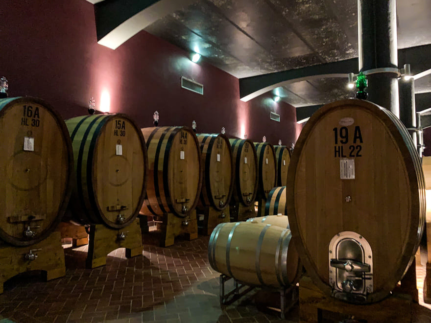 vinicolas em montalcino barril fermentac%CC%A7a%CC%83o vinho - Vinícolas em Montalcino. Enoturismo imperdível!