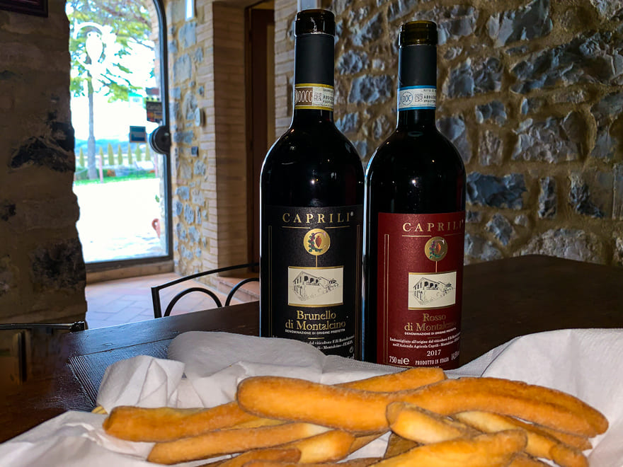 vinicolas em montalcino degustac%CC%A7a%CC%83o vinho brunello caprili - Vinícolas em Montalcino. Enoturismo imperdível!