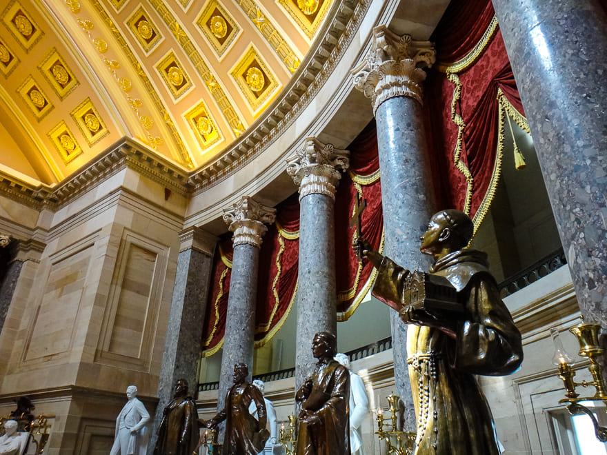 capitolio washington estatuas 1 - Visita guiada no Capitólio em Washington DC - EUA