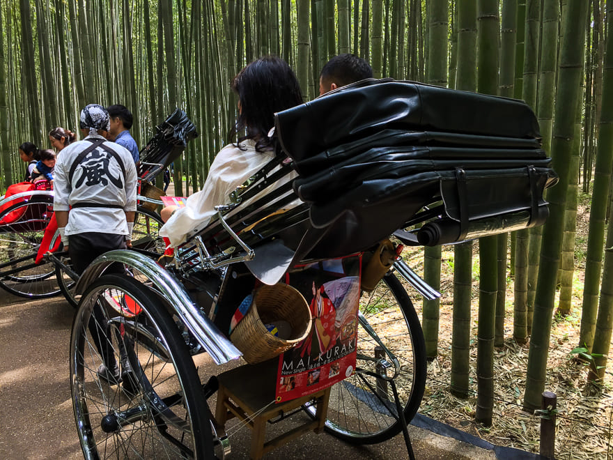 floresta de bambu em kyoto riquixa - A encantada Floresta de Bambu em Kyoto