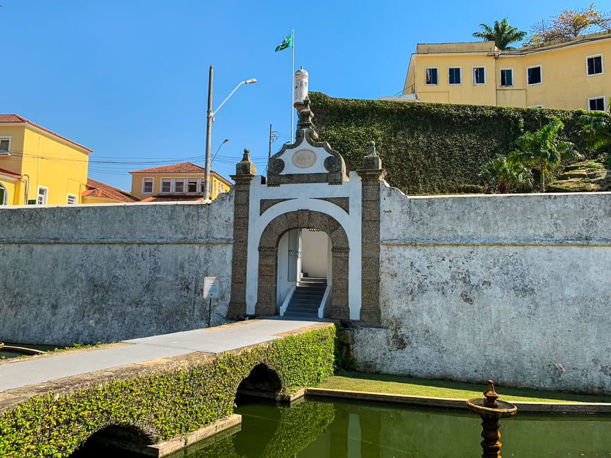 fortaleza de sa%CC%83o joa%CC%83o porta%CC%83o historico - Fortaleza de São João (Forte da Urca): história e beleza