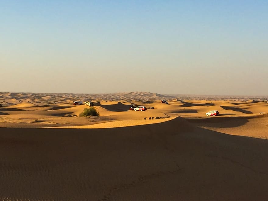 dubai safari deserto carros dunas - Roteiro em Dubai: 3 dias nas arábias!