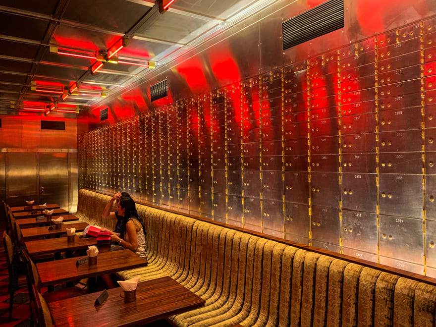 subastor cofre ambiente bar - Farol Santander SP - cultura com um lindo visual