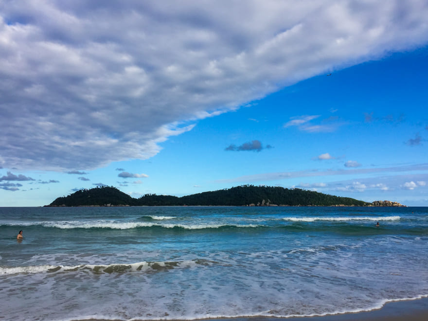 viagem ferias florianopolis o que fazer - Praias em Florianópolis: 3 sugestões para relaxar e aproveitar [8on8]